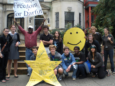 Student activists deliver a gold star and a smiley sticker to the Sudanese embassy in Washington, D.C. Credit: Enough/Amanda Hsiao