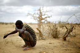 Muhumed Surow grieves daughter's death, Somalia - AP Muhumed Surow grieves daughter's death, Somalia - AP